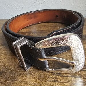 🌺 Bronco Belt Size 34 Justin Boots Brand Real Leather